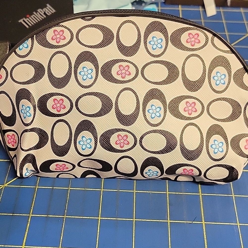 Patterned Cosmetic 8x5 Pleather Pouch
